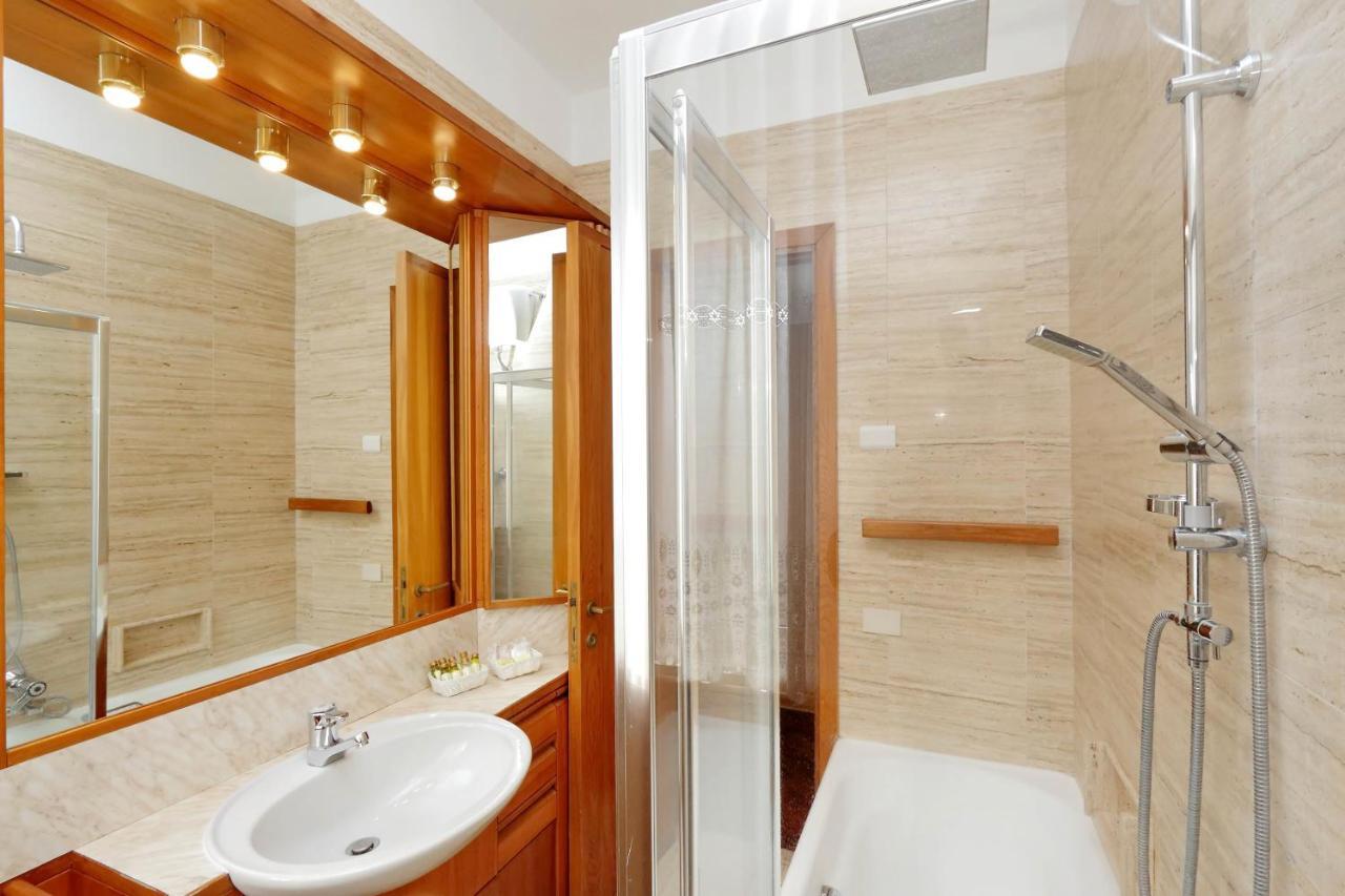 Frattina Family Romantic Superior Suite Exteriör bild