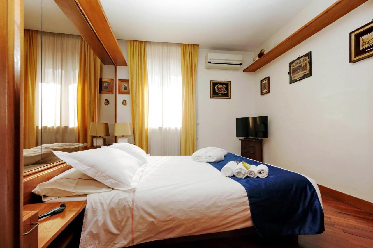 Frattina Family Romantic Superior Suite Exteriör bild